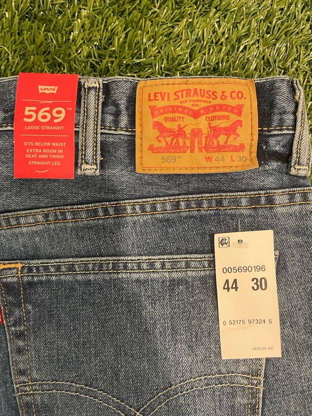 Levi's 569 Men's Loose Straight Fit Jeans 44x30 M Wash Stretch Blue Denim NWT